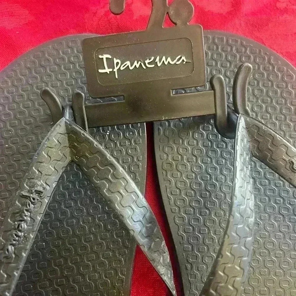 Ipanema flip flops ladies black size 11. NWT. Made in Brazil. Non slip sole. - Picture 3 of 8